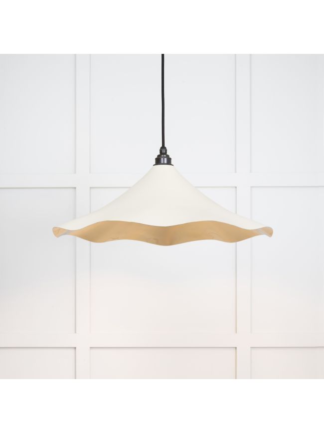 Smooth Brass Flora Pendant in Teasel