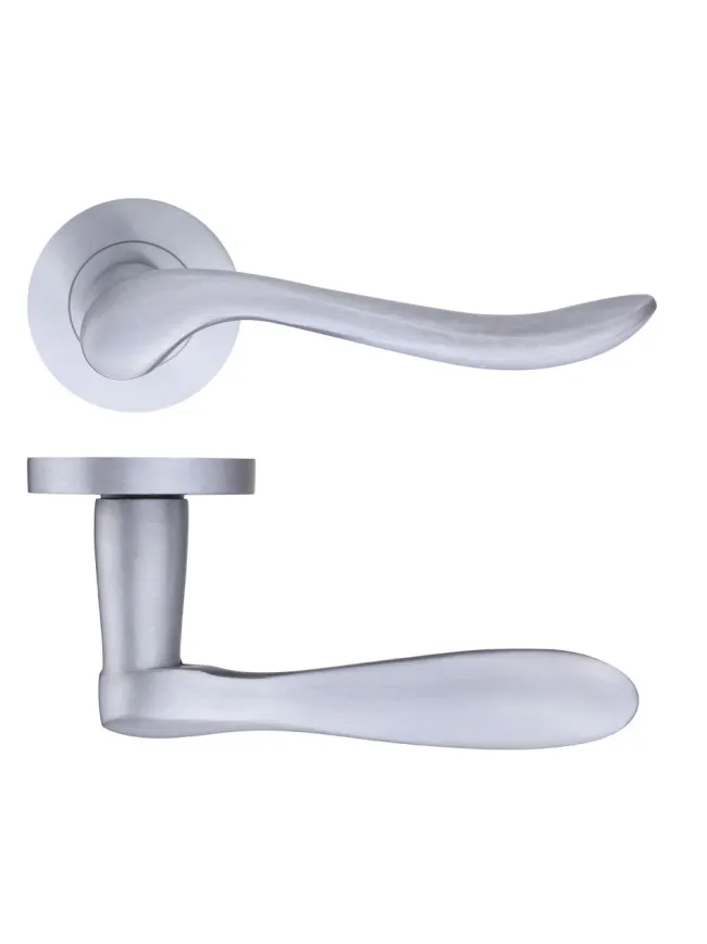 Zoo Hardware Lincoln lever on round rose - Satin Chrome