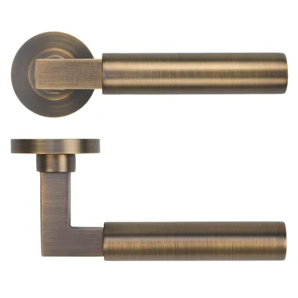 Zoo Hardware Garda Lever on Round Rose - Antique Brass