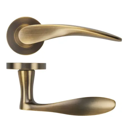 Zoo Hardware Merida lever on rose - Antique Brass